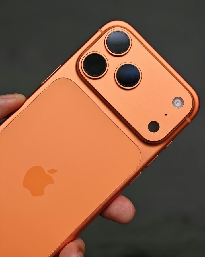 Apple sales jump as 'most popular' iPhone boosts growth